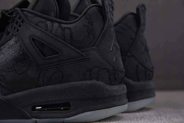 KAWS x Air Jordan 4 Retro 