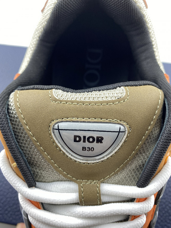 D10R SNEAKER