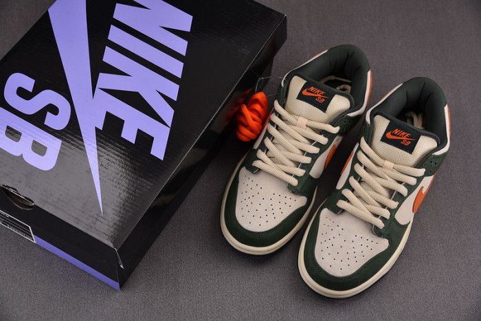 NIKE Dunk SB Low Pro "Eire" 304292-185
