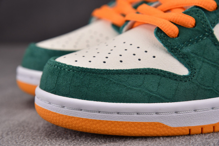 Nike Dunk SB Low Pro “Legion Pine” 304292-383