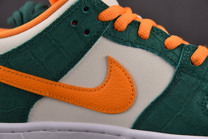 Nike Dunk SB Low Pro “Legion Pine” 304292-383