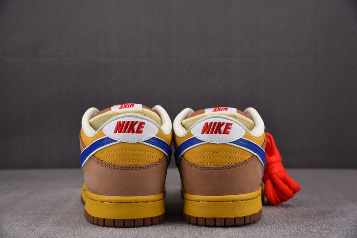 NIKE Dunk SB Low Premium“Newcastle Brown Ale” 313170-741