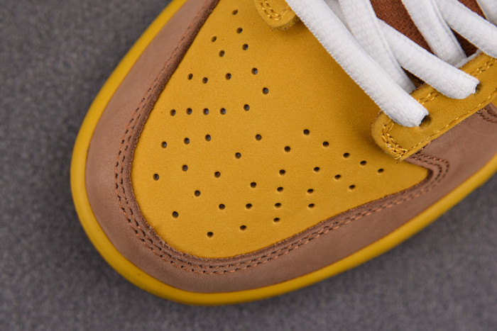 NIKE Dunk SB Low Premium“Newcastle Brown Ale” 313170-741