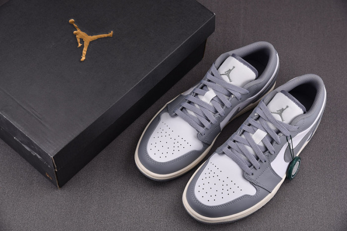 Air Jordan 1 Low“Stealth and White 553558-053