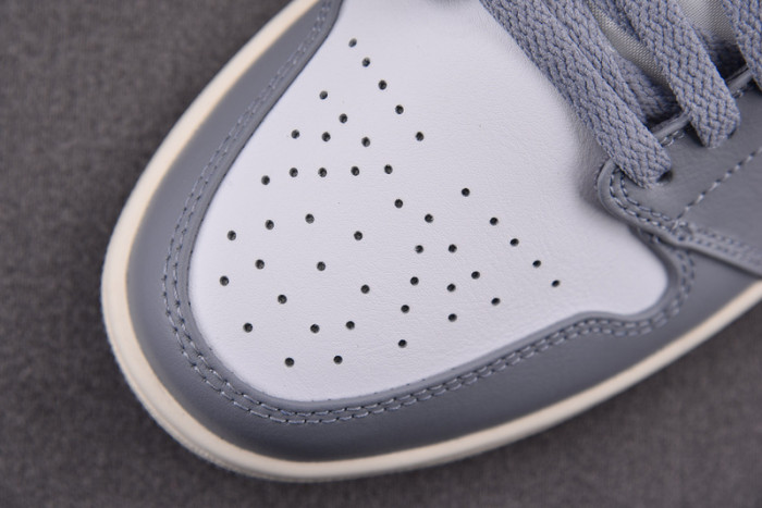 Air Jordan 1 Low“Stealth and White 553558-053