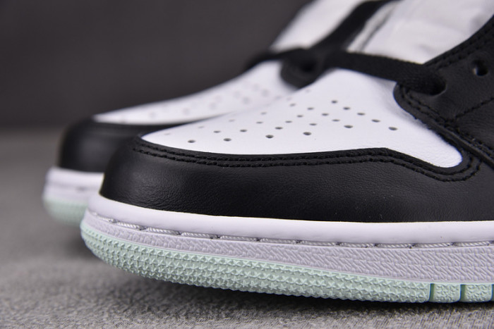 AIR JORDAN 1 RETRO HIGH OG NRG "IGLOO" 861428-100