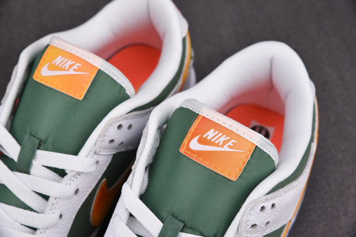 NIKE DUNK LOW NY VS. NY DN2489-300