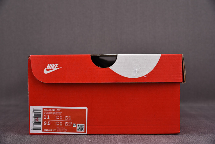 NIKE DUNK LOW NY VS. NY DN2489-300