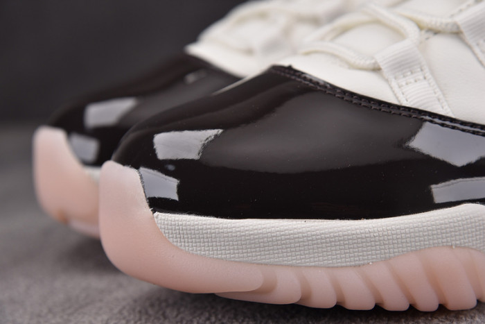 Air Jordan 11 WMNS “Neapolitan” AR0715-101