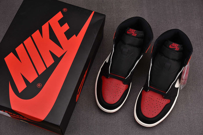 AIR JORDAN 1 RETRO HIGH BRED TOE OG 555088-610