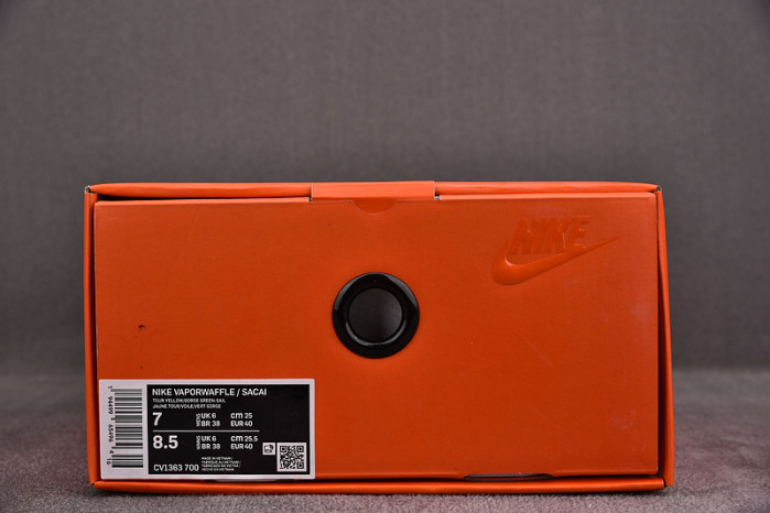 NIKE VAPORWAFFLE SACAI TOUR YELLOW CV1363-700