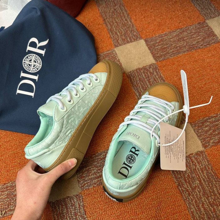 D10R SNEAKER