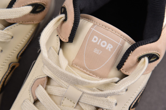D10R B57 MID SNEAKER