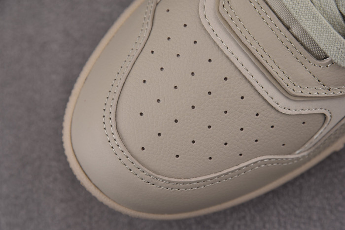 D10R B27 LOW SNEAKER