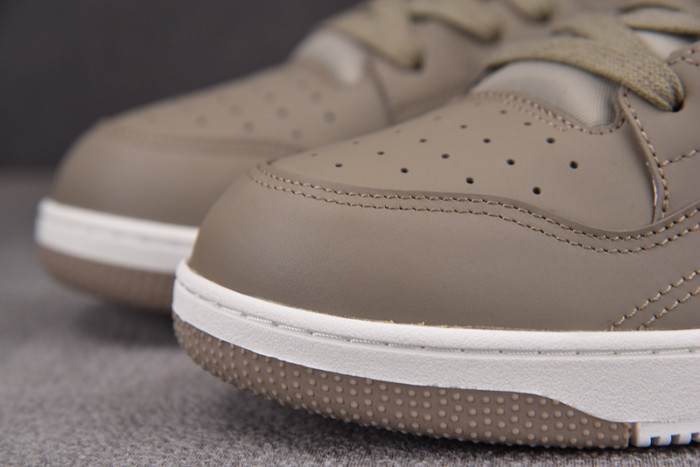 D10R B57 LOW SNEAKER