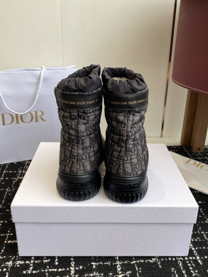 D10R boot
