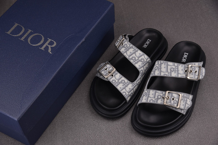 d10r sandal