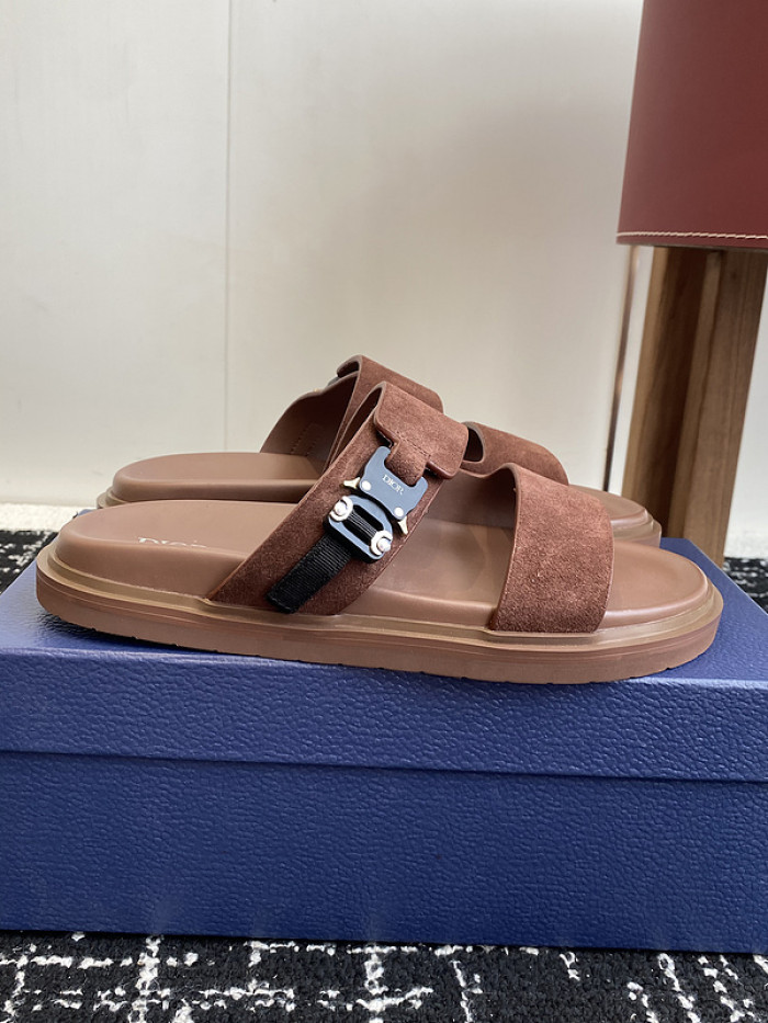 d10r sandal