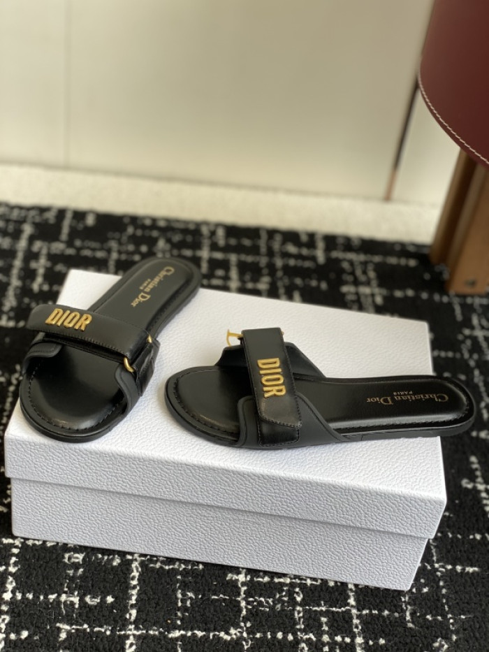 d10r sandal