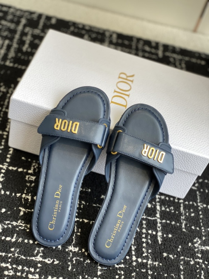 d10r sandal