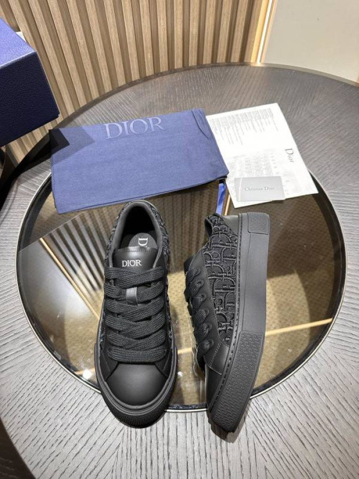 D10R SNEAKER