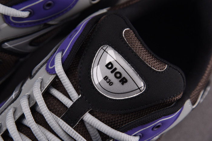 D10R SNEAKER