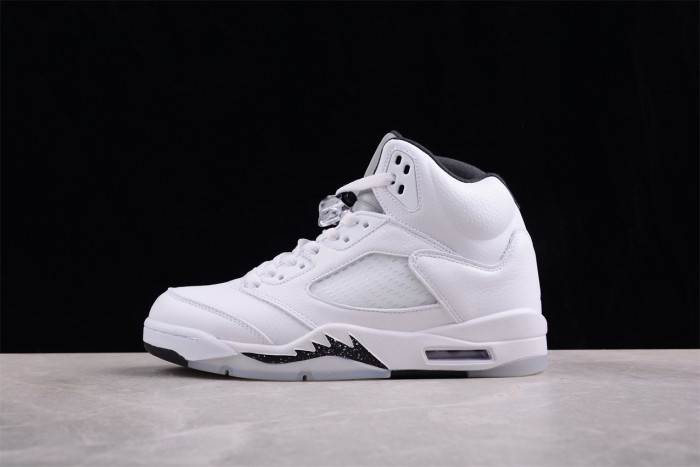 AIR JORDAN 5 RETRO ''WHITE BLACK'' DD0587-110