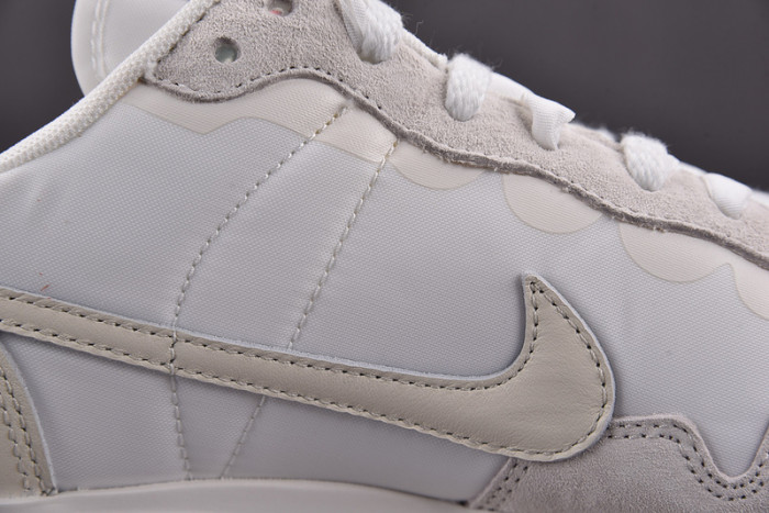 SACAI X NIKE VAPORWAFFLE "SAIL" DD1875-100