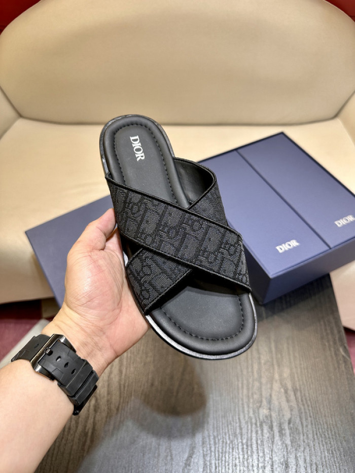 d10r sandal