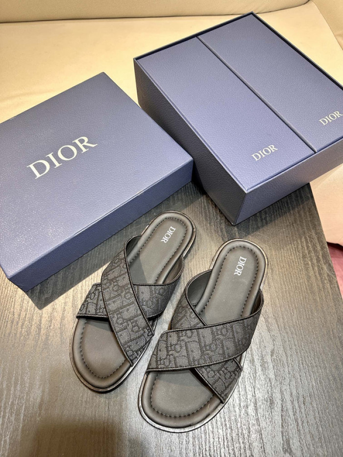 d10r sandal