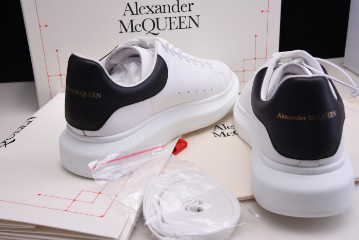 ALEX MCQU SNEAKER