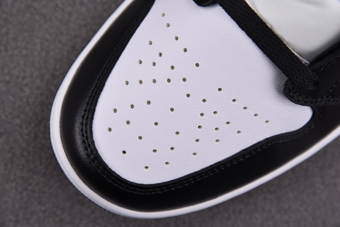 Air Jordan 1 Mid "Panda" DV0991-101