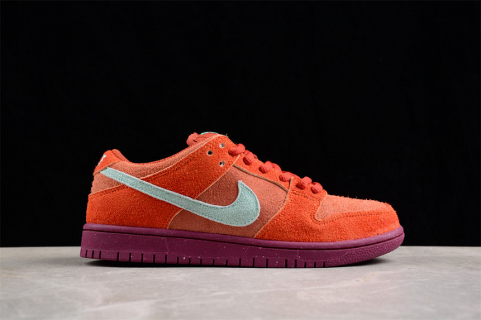 Nike SB Dunk Low “Mystic Red” DV5429-601