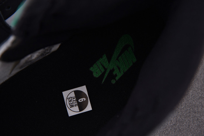 Air Jordan 1 High OG "Lucky Green" DZ5485-031