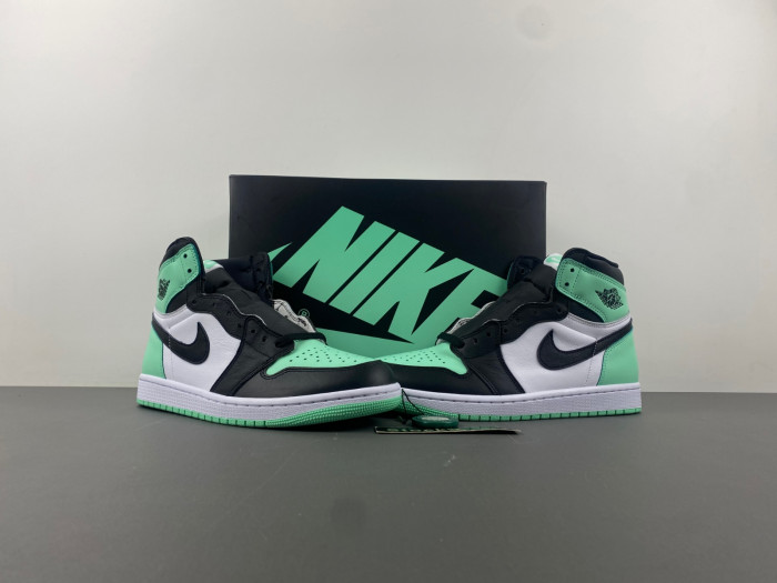 Air Jordan 1 High OG “Green Glow” DZ5485-130