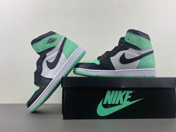 Air Jordan 1 High OG “Green Glow” DZ5485-130