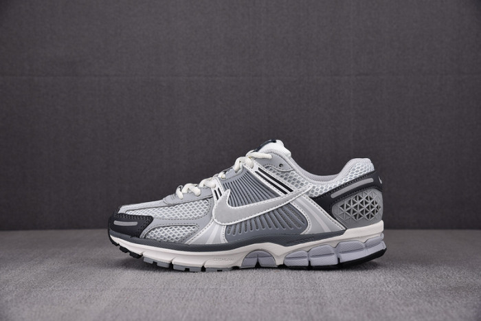 NK Air Zoom Vomero FD9919-001