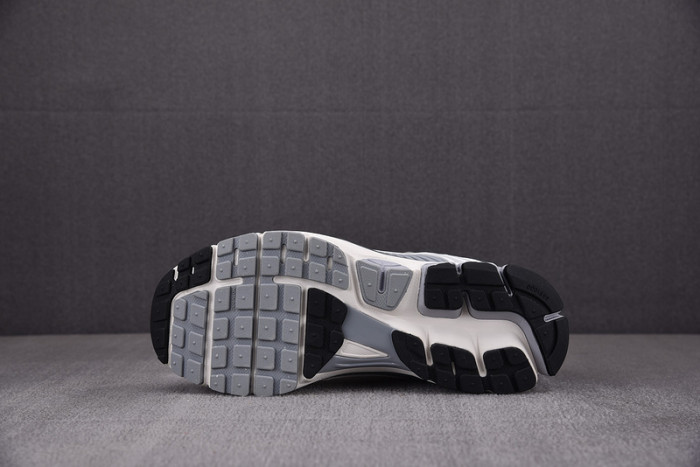 NK Air Zoom Vomero FD9919-001