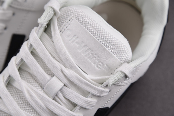 OFW SNEAKER