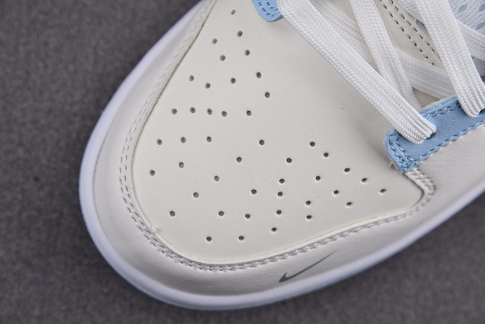NK Dunk Low “Ivory Hyper Royal” FB1843-141