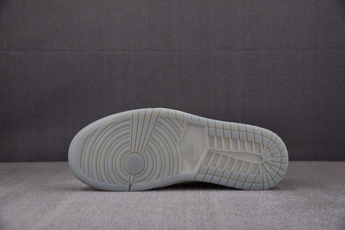 Air Jordan 1 Low OG Year of the Dragon FN3727-100