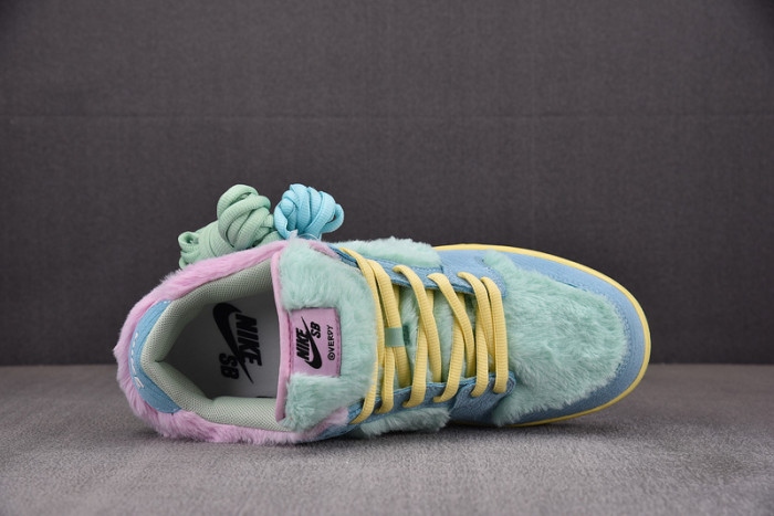 Nike SB Dunk Low Verdy Visty  FN6040-400