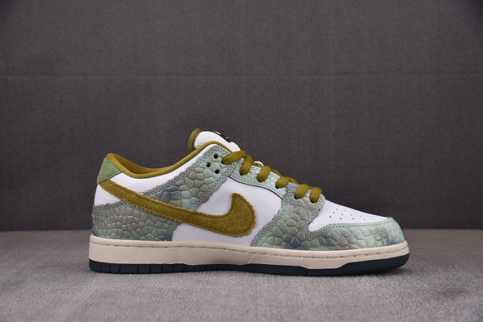 Nike SB Dunk Low Alexis Sablone Chameleon  HJ3386-300