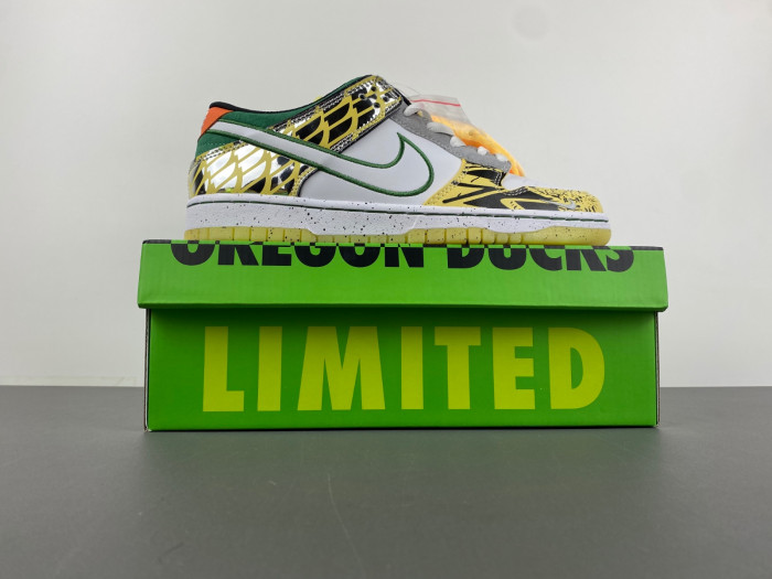 Nike Dunk Low What the Duck Away University of Oregon PE  HV1454-100