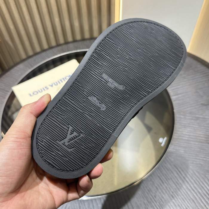 L0VT SANDAL