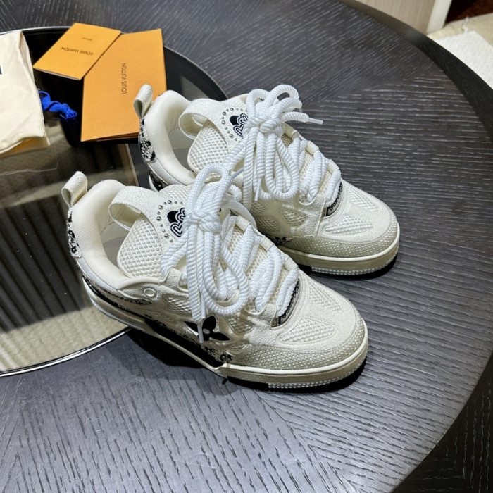 L0VT SNEAKER