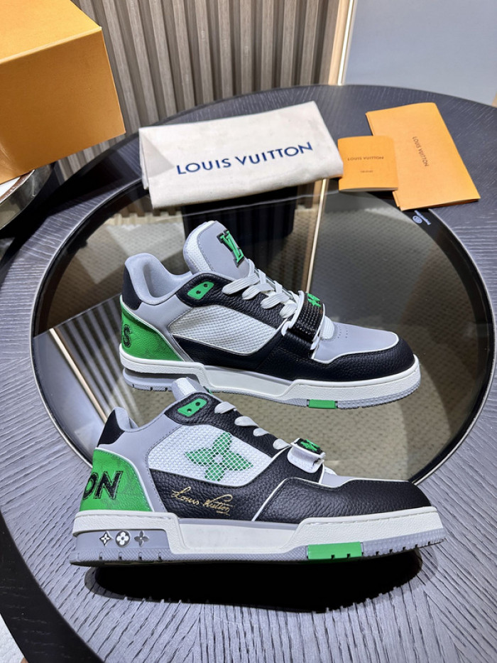 L0VT SNEAKER