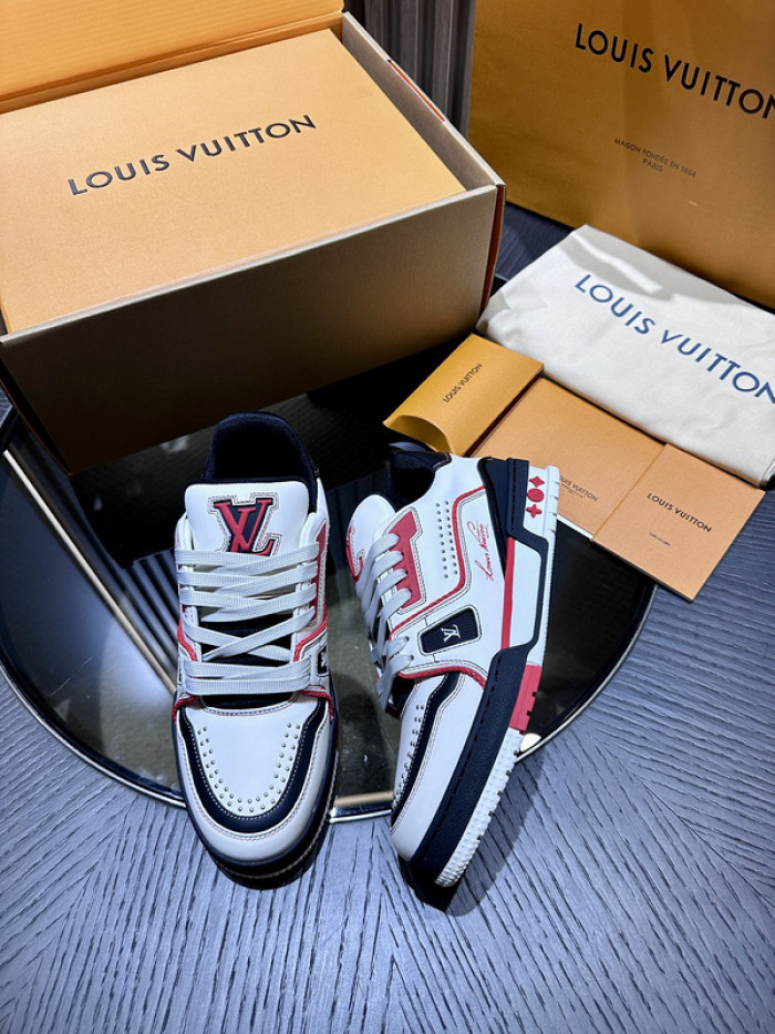 L0VT SNEAKER