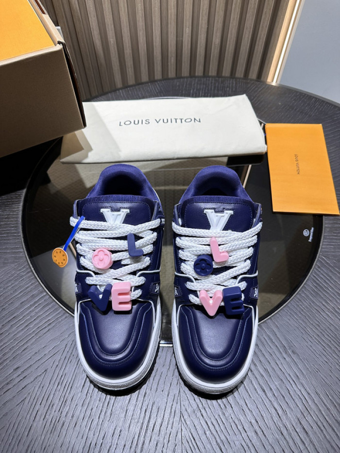 L0VT SNEAKER