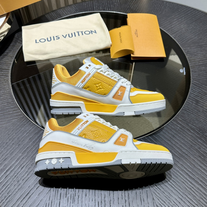 L0VT SNEAKER
